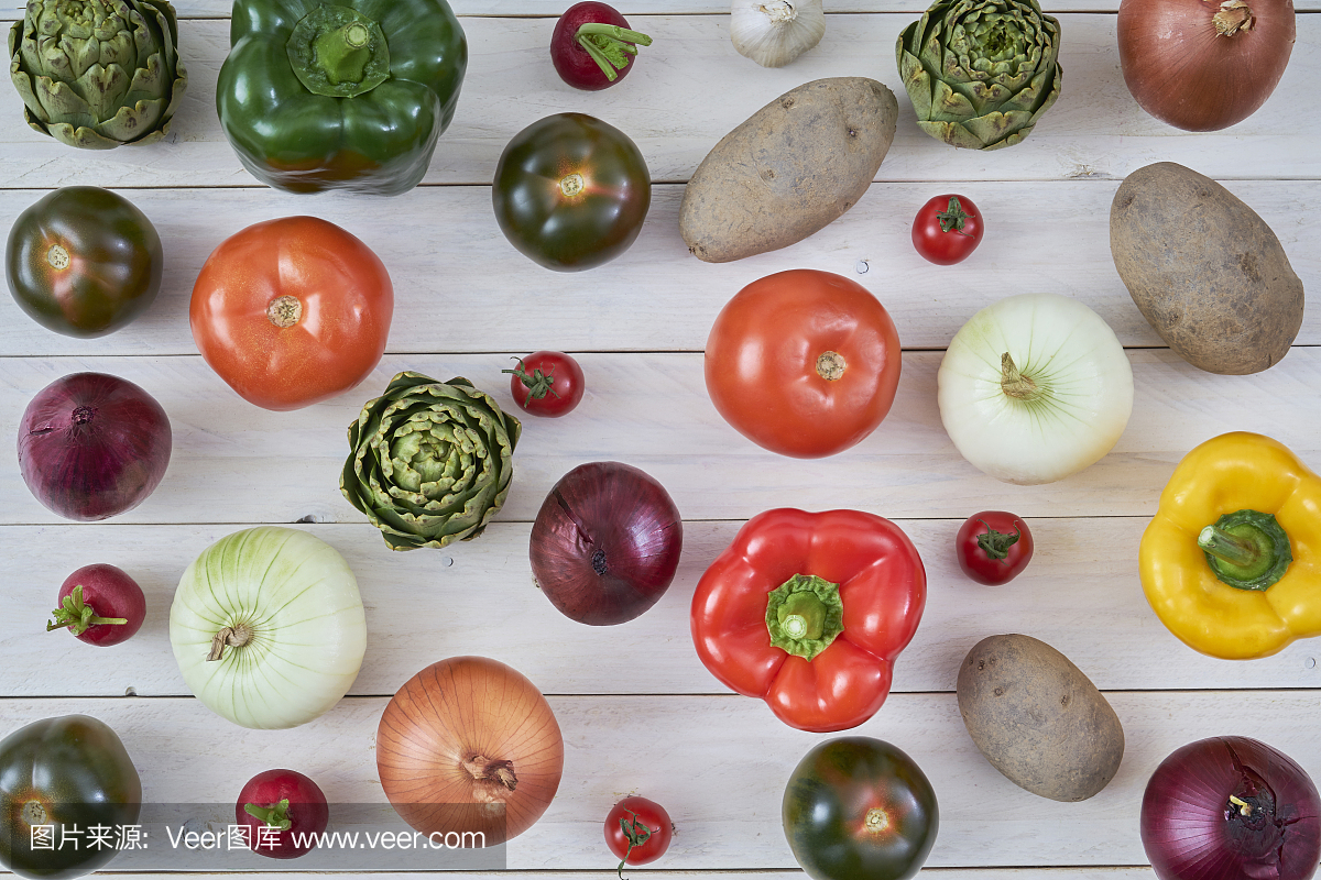 俯视图的生蔬菜海报和健康食品菜单。有机农产品。素食食物。